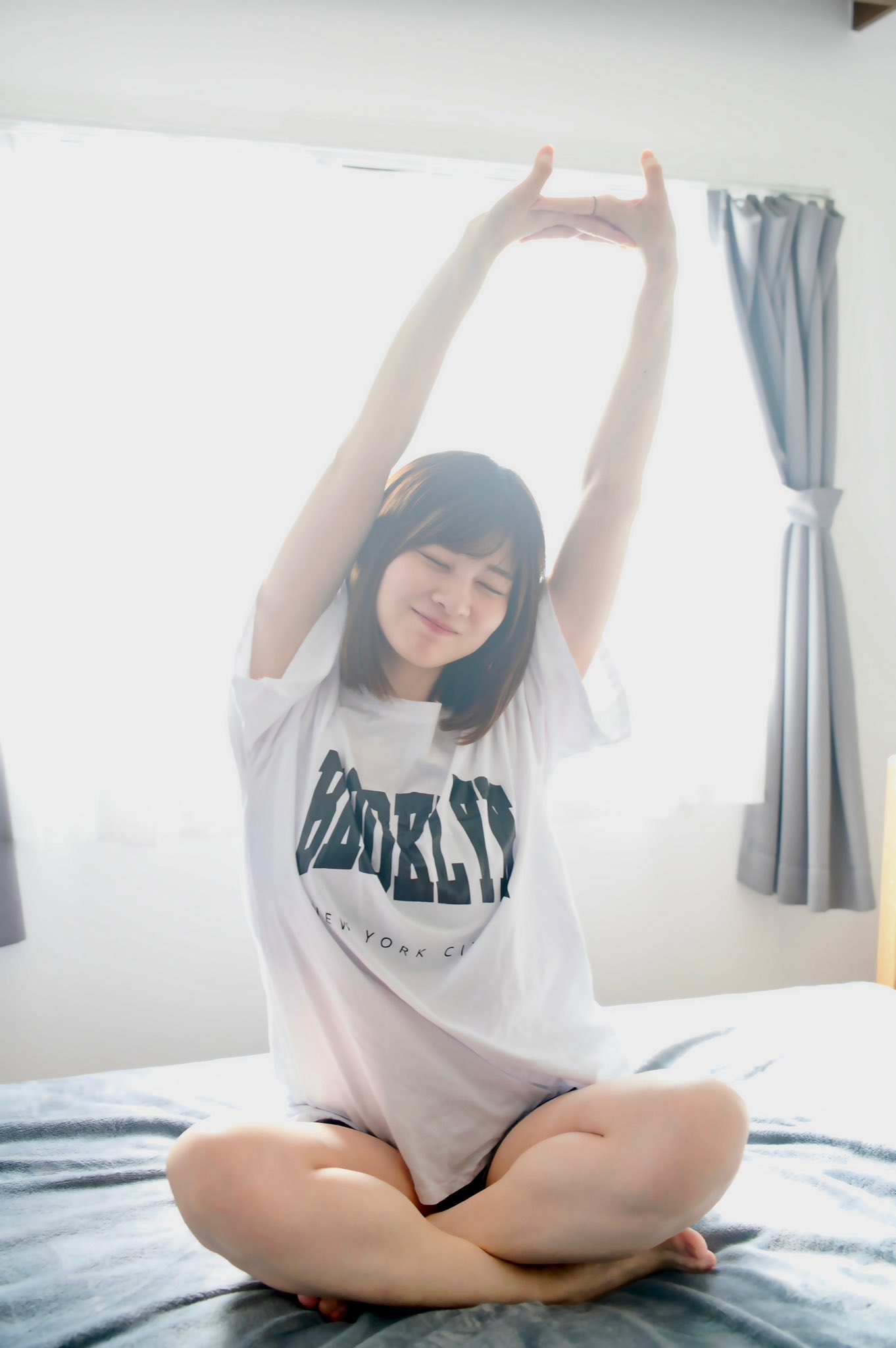Cô gái văn phòng hot nhất lúc này, hút 74 triệu view, hàng nghìn người đàn ông xin cưới- Ảnh 6. Cô gái văn phòng hot nhất lúc này, hút 74 triệu view, hàng nghìn người đàn ông xin cưới- Ảnh 6.