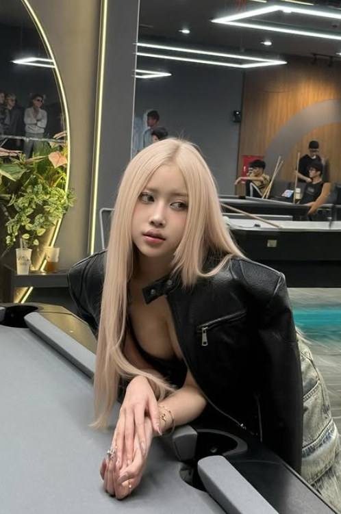 Beauty likened to "Vietnamese Rosé," the pretty girl still gets " scrutinized" for editing her photos to the point of distortion 7 Le Huyen Dieu's beautiful figure