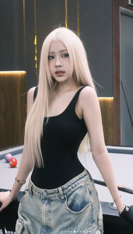 Beauty likened to "Vietnamese Rosé," the pretty girl still gets " scrutinized" for editing her photos to the point of distortion 9 Le Huyen Dieu's captivating style