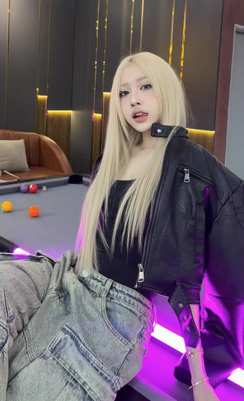 Beauty likened to "Vietnamese Rosé," the pretty girl still gets " scrutinized" for editing her photos to the point of distortion 8 Le Huyen Dieu's stunning appearance
