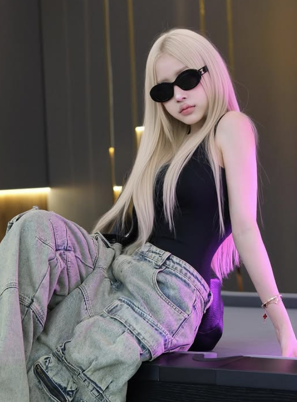 Beauty likened to "Vietnamese Rosé," the pretty girl still gets " scrutinized" for editing her photos to the point of distortion 11 Le Huyen Dieu's stunning appearance