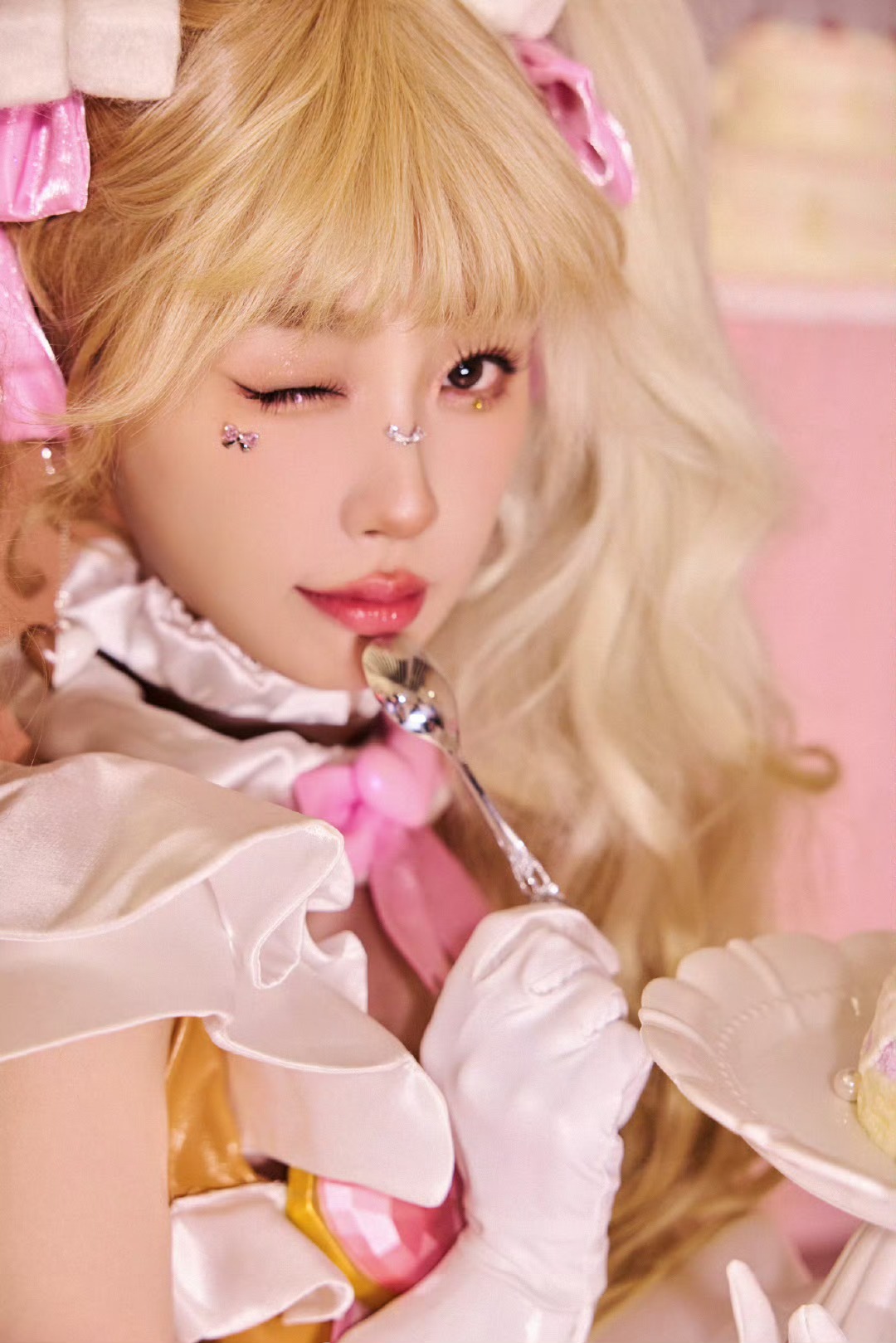 Không thể phân biệt đây là người thật hay búp bê: Đẹp đến phi thực tế, nhìn là muốn bắt về nuôi- Ảnh 1.