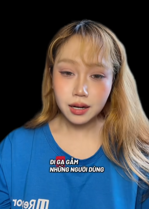 Nữ idol livestream sốc sau một tháng thử việc, 