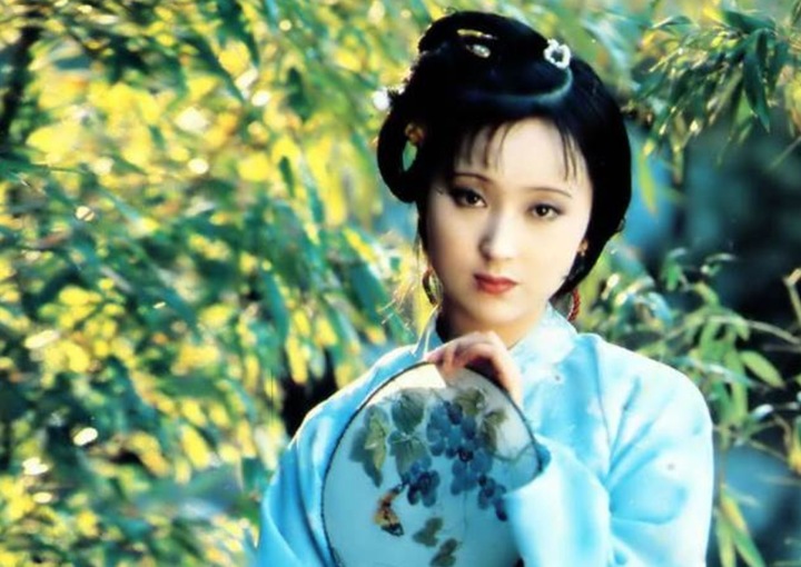 Mỹ nhân đẹp nhất "Hồng lâu mộng": Đi tu sau 2 lần đổ vỡ, ra đi cô độc ở tuổi 41- Ảnh 1.