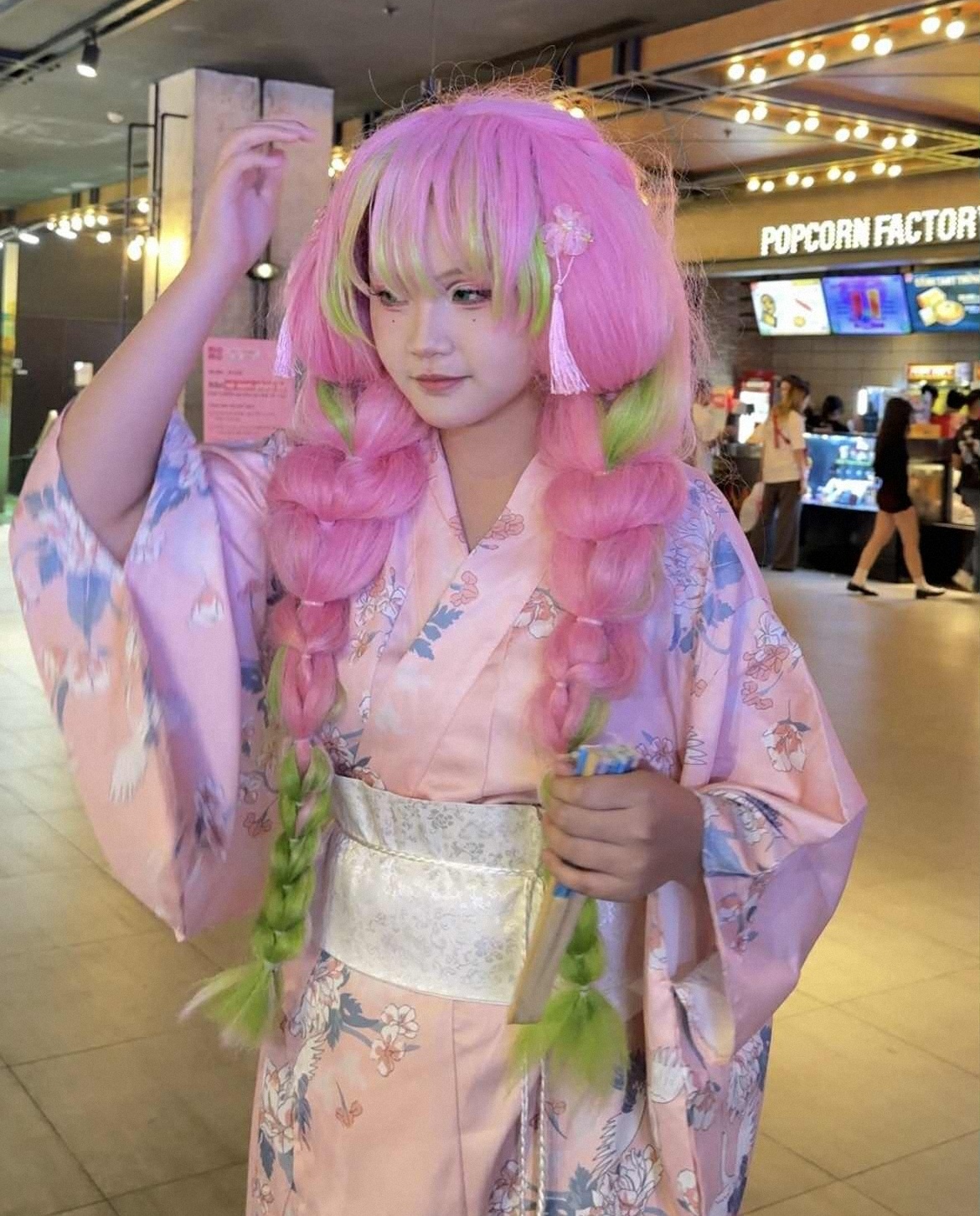 HOT nhất lúc này: Rạp phim Việt biến thành đại hội cosplay, 1 bom tấn cháy vé đến mức netizen đòi “vô hạn suất chiếu”- Ảnh 3. HOT nhất lúc này: Rạp phim Việt biến thành đại hội cosplay, 1 bom tấn cháy vé đến mức netizen đòi “vô hạn suất chiếu”- Ảnh 3.
