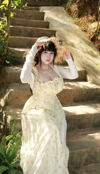 Cosplay Bạch Tuyết, hot girl Instagram gây 
