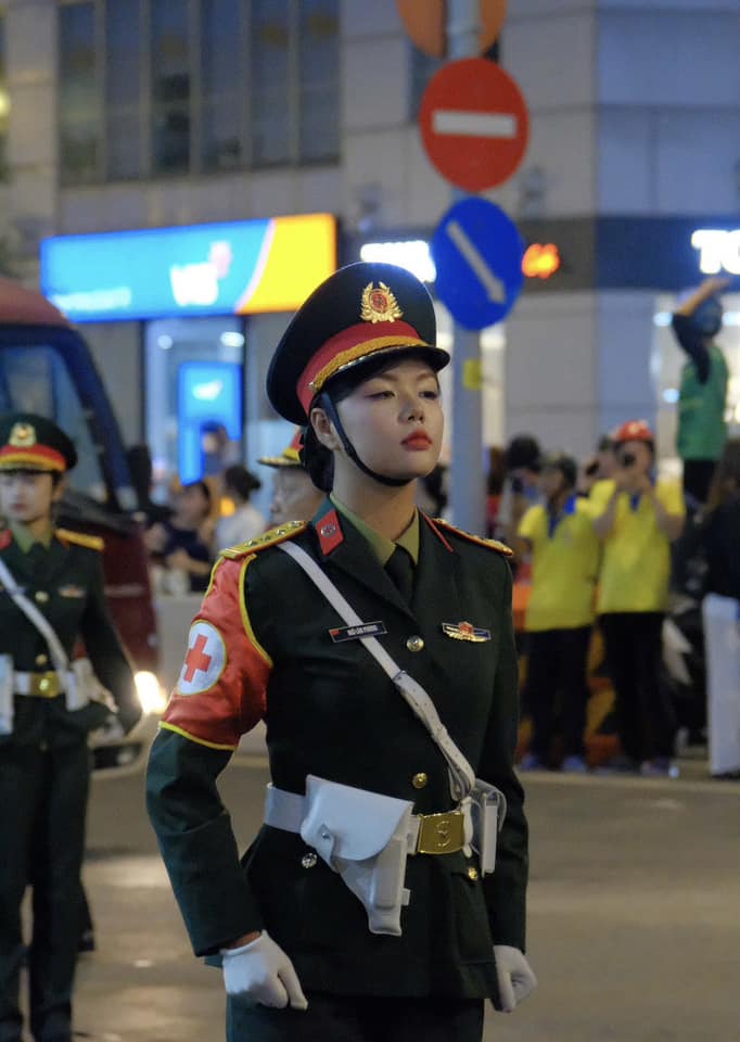 Hội ngộ nữ thần diễu binh, Hội ngộ nữ thần diễu binh,