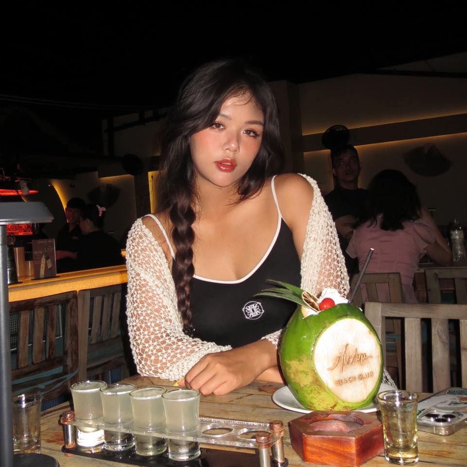 Hội ngộ nữ thần diễu binh, Hội ngộ nữ thần diễu binh,