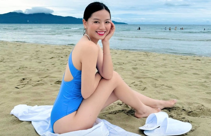 Vẻ gợi cảm khác hẳn trên phim của bóng hồng duy nhất trong 'Mưa đỏ'- Ảnh 6.