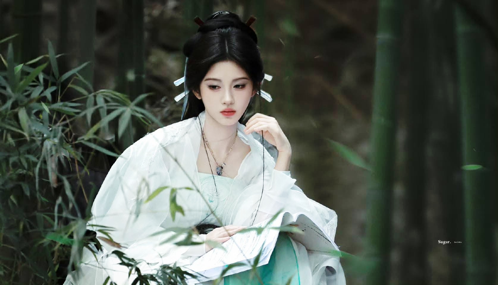 Nhìn mỹ nhân này mặc bạch y mà tưởng tiên nữ giáng trần: Gương mặt được ông trời phác họa, người đâu mà đẹp dữ thần- Ảnh 1. Nhìn mỹ nhân này mặc bạch y mà tưởng tiên nữ giáng trần: Gương mặt được ông trời phác họa, người đâu mà đẹp dữ thần- Ảnh 1.