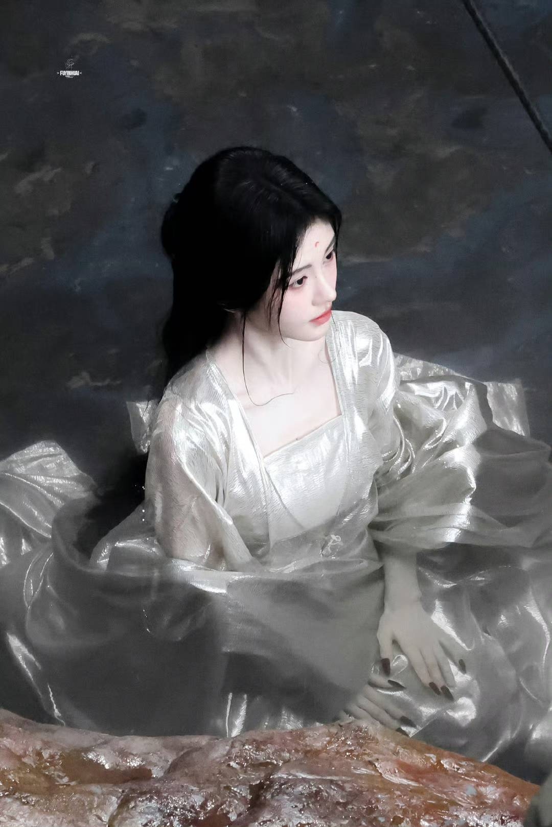 Nhìn mỹ nhân này mặc bạch y mà tưởng tiên nữ giáng trần: Gương mặt được ông trời phác họa, người đâu mà đẹp dữ thần- Ảnh 4. Nhìn mỹ nhân này mặc bạch y mà tưởng tiên nữ giáng trần: Gương mặt được ông trời phác họa, người đâu mà đẹp dữ thần- Ảnh 4.