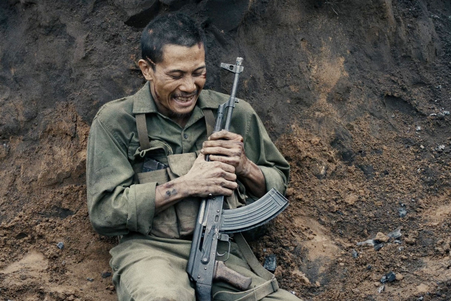 “Muốn cụt tay, cụt chân hay bị mù? Thương tật 1/4 hay 3/4?” - ám ảnh câu hỏi của diễn viên Mưa Đỏ- Ảnh 6. “Muốn cụt tay, cụt chân hay bị mù? Thương tật 1/4 hay 3/4?” - ám ảnh câu hỏi của diễn viên Mưa Đỏ- Ảnh 6.