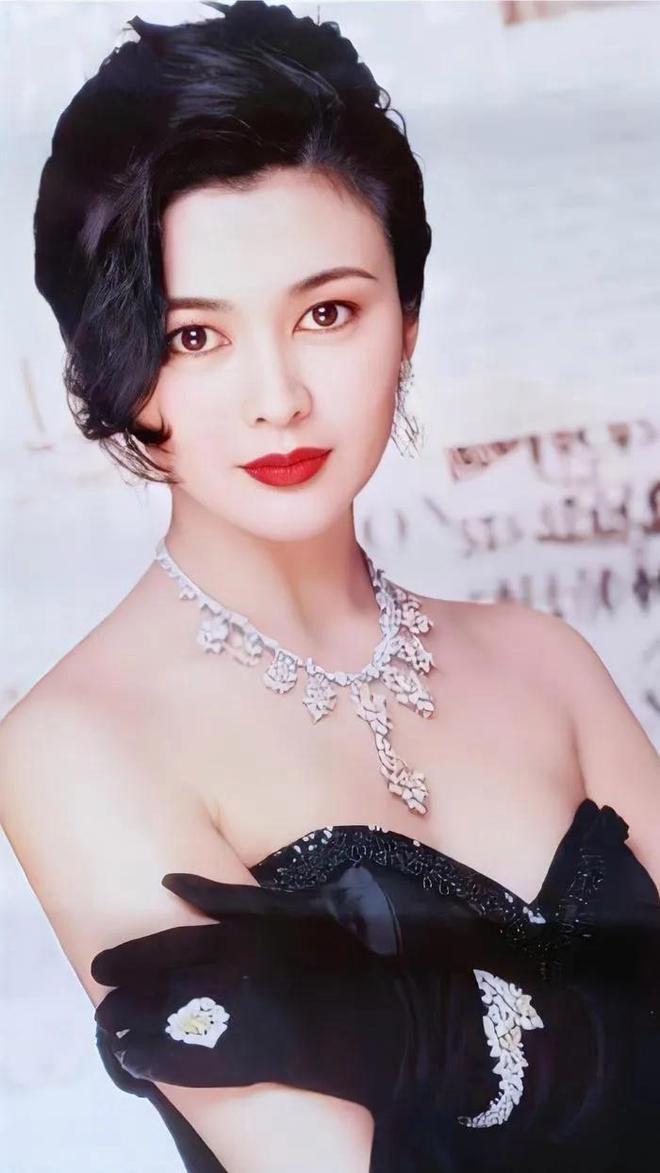 “Tứ đại mỹ nhân” cũng bị chê: Lâm Thanh Hà có tướng đàn ông, Lý Gia Hân quá nhiều khuyết điểm- Ảnh 8. “Tứ đại mỹ nhân” cũng bị chê: Lâm Thanh Hà có tướng đàn ông, Lý Gia Hân quá nhiều khuyết điểm- Ảnh 8.