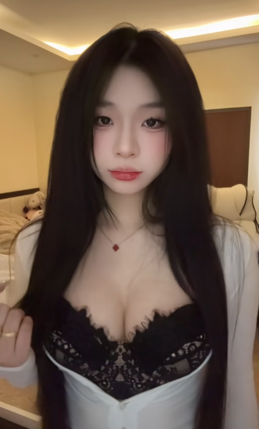 Đứng im quay TikTok vẫn hút 7 triệu view, một hot girl tên Linh khiến cả triệu game thủ Đứng im quay TikTok vẫn hút 7 triệu view, một hot girl tên Linh khiến cả triệu game thủ
