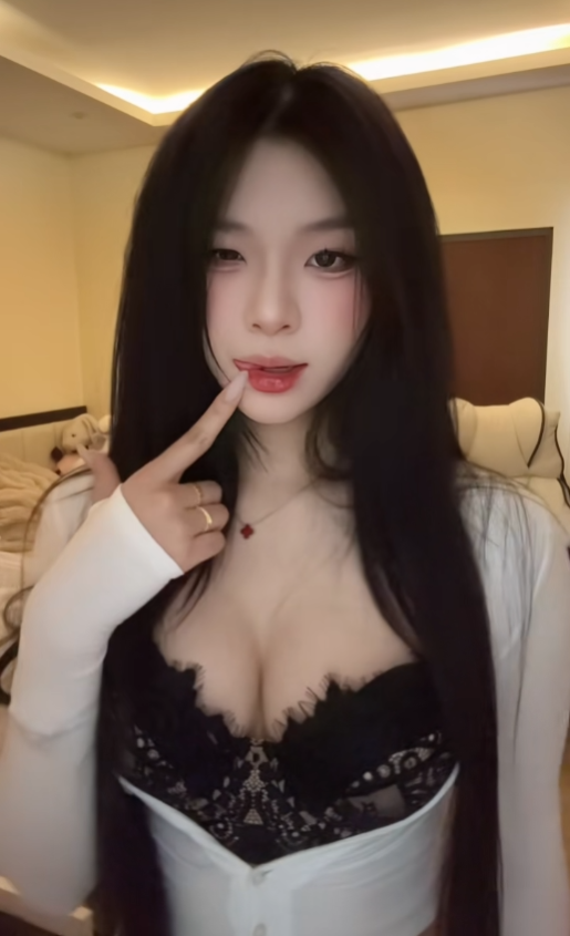 Đứng im quay TikTok vẫn hút 7 triệu view, một hot girl tên Linh khiến cả triệu game thủ Đứng im quay TikTok vẫn hút 7 triệu view, một hot girl tên Linh khiến cả triệu game thủ