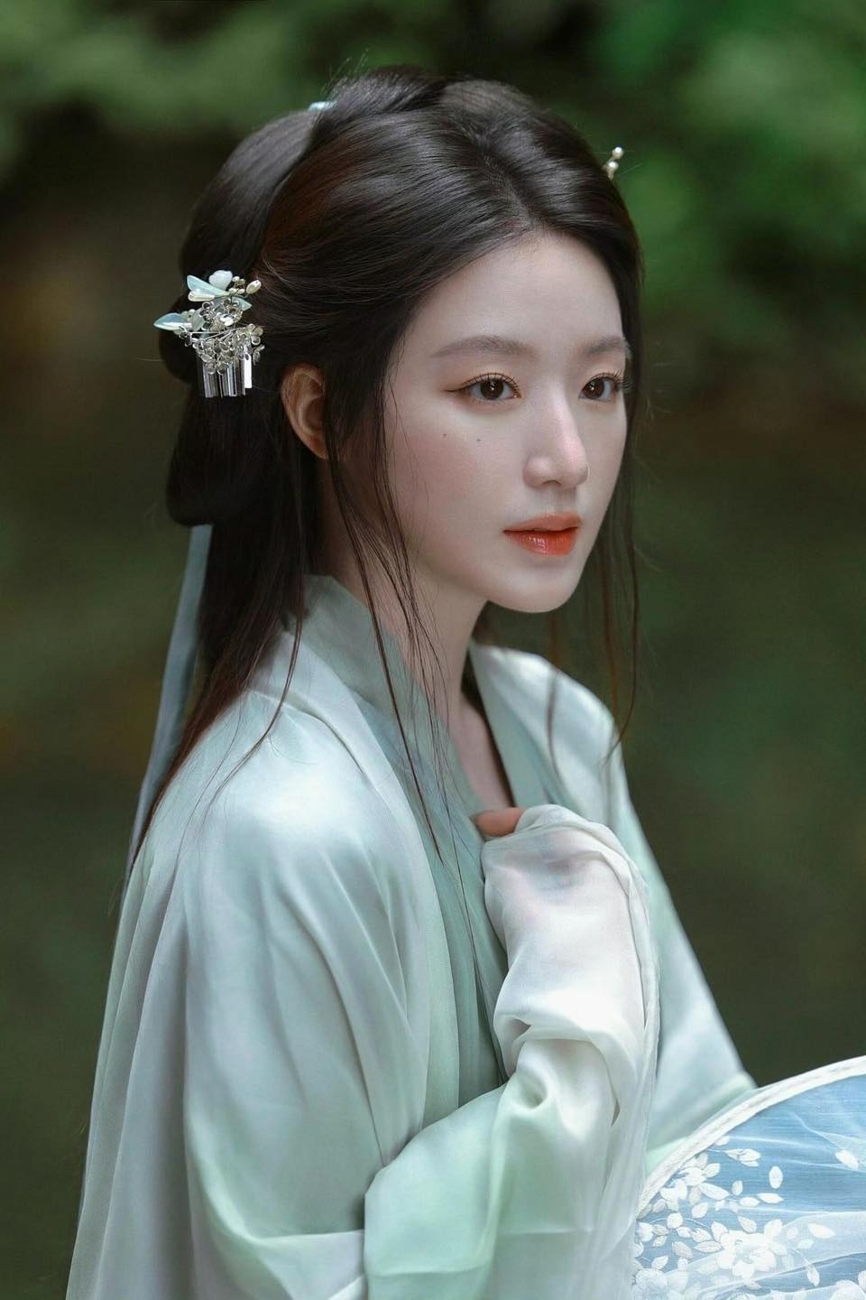 Trên trời rơi xuống nàng Tiểu Long Nữ đẹp chấn động 2025, nhan sắc này đến Lưu Diệc Phi cũng phải nể- Ảnh 5.