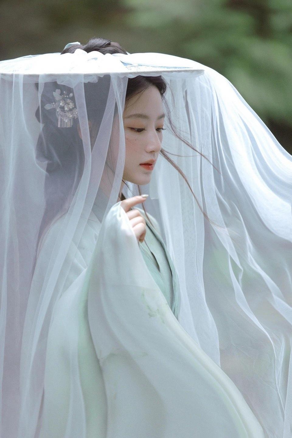 Trên trời rơi xuống nàng Tiểu Long Nữ đẹp chấn động 2025, nhan sắc này đến Lưu Diệc Phi cũng phải nể- Ảnh 1.