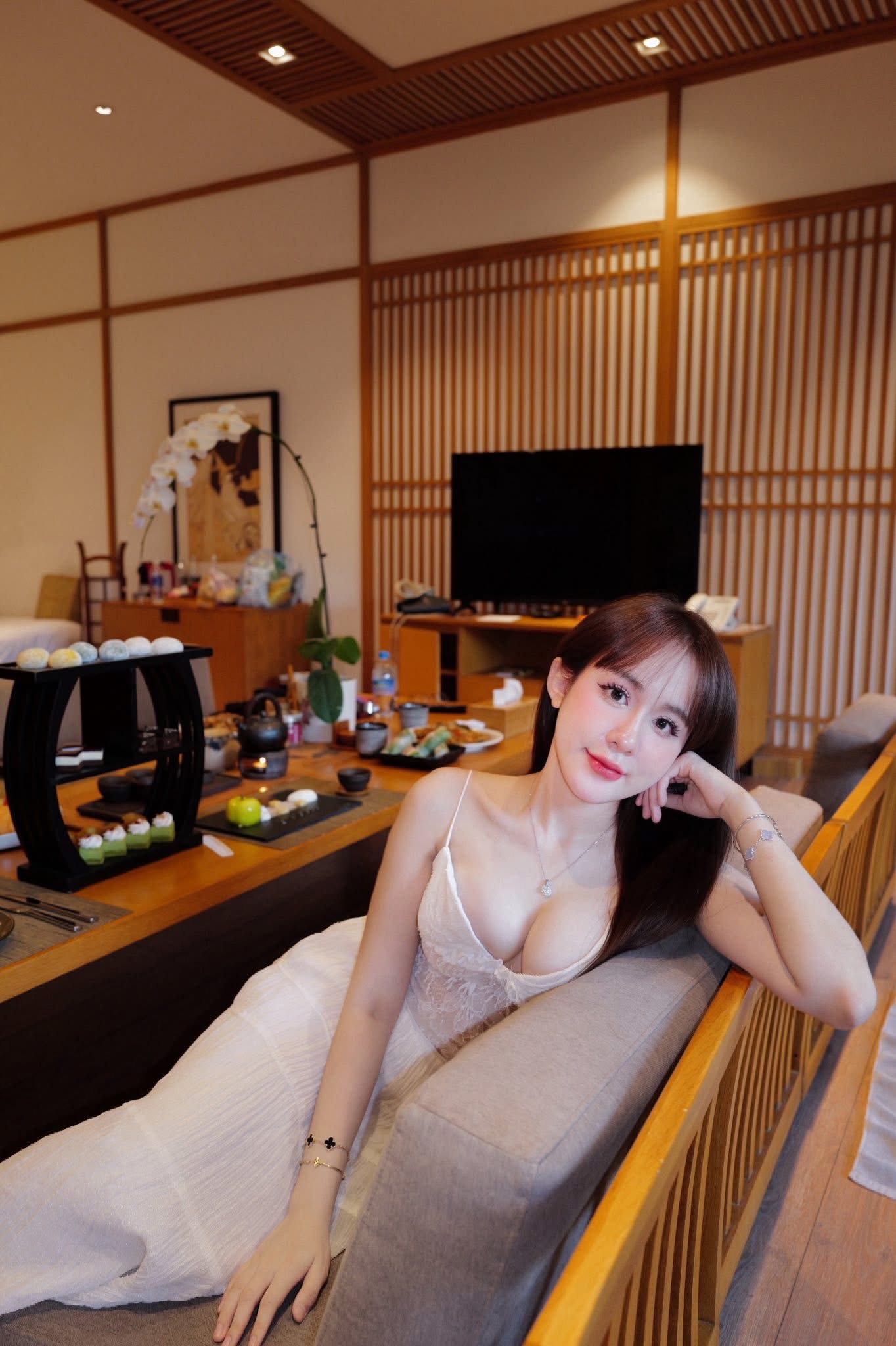 Khoe dáng cực phẩm dưới nắng Bali, hot girl Việt khiến MXH Khoe dáng cực phẩm dưới nắng Bali, hot girl Việt khiến MXH