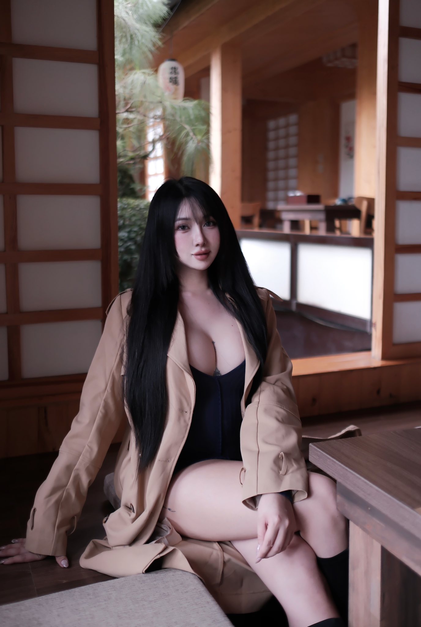 Hóa thân thành Người nhện, hot girl vừa tung ảnh 