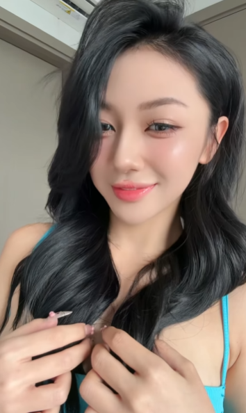Vừa khóc than trên live, Trần Hà Linh nhanh chóng quay về đường đua, công khai Vừa khóc than trên live, Trần Hà Linh nhanh chóng quay về đường đua, công khai