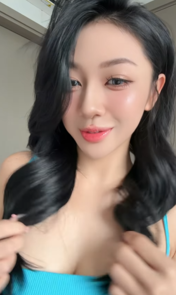 Vừa khóc than trên live, Trần Hà Linh nhanh chóng quay về đường đua, công khai Vừa khóc than trên live, Trần Hà Linh nhanh chóng quay về đường đua, công khai