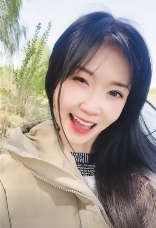 Hot girl khoe biệt tài 