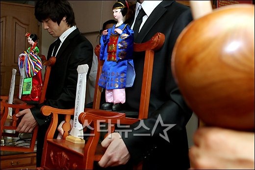 1 nữ diễn viên qua đời bi thảm ở tuổi 27, còn bị mẹ thực hiện nghi thức "minh hôn"- Ảnh 5.