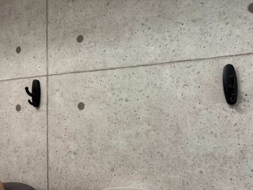 Kinh hoàng nữ ca sĩ bị quay lén cảnh thay đồ bằng 5 camera ẩn bao vây cực kỳ tinh vi- Ảnh 3. Kinh hoàng nữ ca sĩ bị quay lén cảnh thay đồ bằng 5 camera ẩn bao vây cực kỳ tinh vi- Ảnh 3.