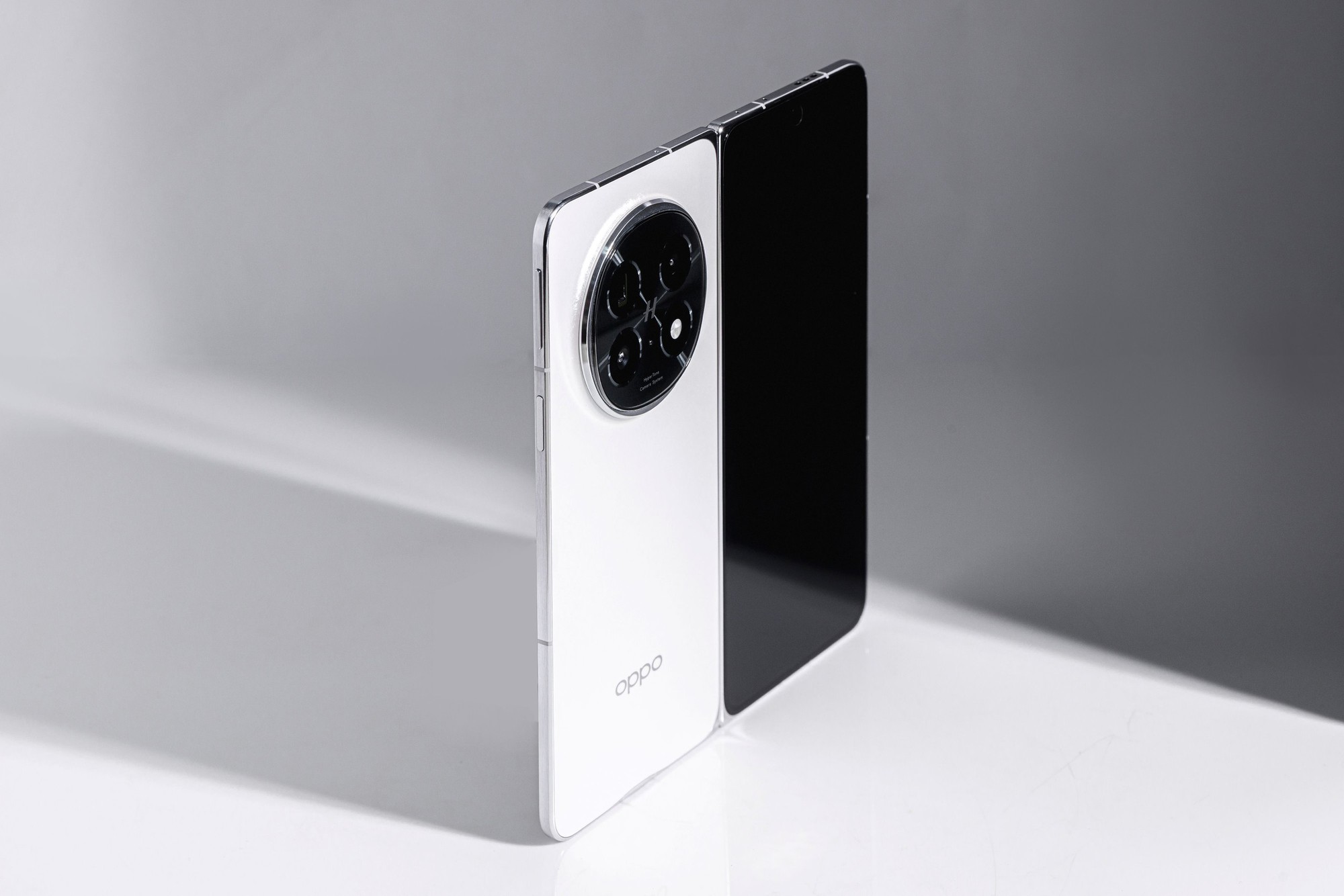 Nhìn lại chặng đường phát triển của smartphone gập: Đã cải tiến và đi xa đến mức nào?- Ảnh 5.