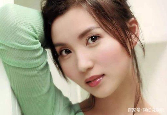 3 biểu tượng nhan sắc “bất biến” hàng đầu thế kỷ 21: Đến Lưu Diệc Phi, Angelababy đụng độ cũng phải 3 biểu tượng nhan sắc “bất biến” hàng đầu thế kỷ 21: Đến Lưu Diệc Phi, Angelababy đụng độ cũng phải