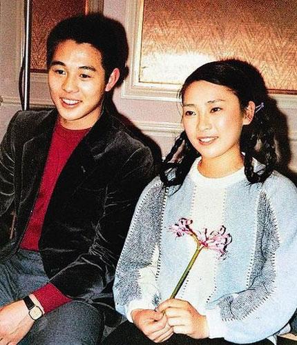 Nàng hậu ngực khủng tai tiếng nhất showbiz, khiến nam thần hạng A mê đến ruồng bỏ vợ con- Ảnh 4. Nàng hậu ngực khủng tai tiếng nhất showbiz, khiến nam thần hạng A mê đến ruồng bỏ vợ con- Ảnh 4.