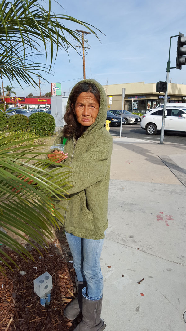 Sao nữ Vbiz bốc lửa vạn người mê: Nay thần kinh không ổn định, lang thang xin ăn ở Mỹ- Ảnh 6. Sao nữ Vbiz bốc lửa vạn người mê: Nay thần kinh không ổn định, lang thang xin ăn ở Mỹ- Ảnh 6.