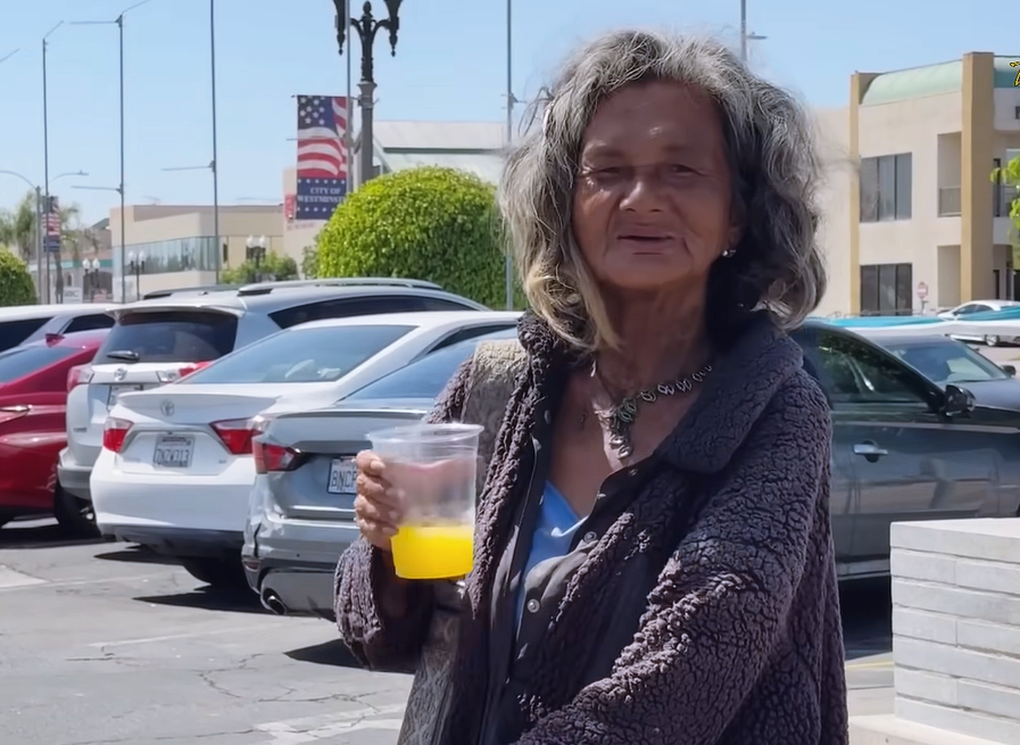 Sao nữ Vbiz bốc lửa vạn người mê: Nay thần kinh không ổn định, lang thang xin ăn ở Mỹ- Ảnh 8. Sao nữ Vbiz bốc lửa vạn người mê: Nay thần kinh không ổn định, lang thang xin ăn ở Mỹ- Ảnh 8.