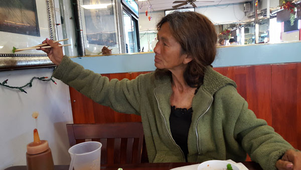 Sao nữ Vbiz bốc lửa vạn người mê: Nay thần kinh không ổn định, lang thang xin ăn ở Mỹ- Ảnh 7. Sao nữ Vbiz bốc lửa vạn người mê: Nay thần kinh không ổn định, lang thang xin ăn ở Mỹ- Ảnh 7.