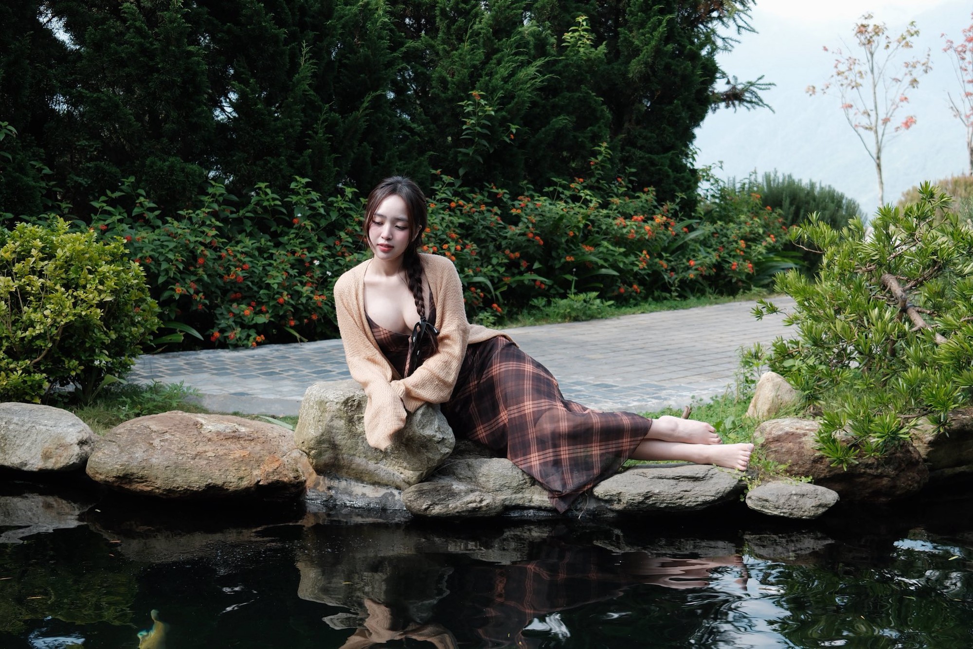 Lê Phương Anh mừng tuổi mới với bộ ảnh sinh nhật ngọt lịm, không thể rời mắt khỏi nhan sắc hot girl- Ảnh 17. Lê Phương Anh mừng tuổi mới với bộ ảnh sinh nhật ngọt lịm, không thể rời mắt khỏi nhan sắc hot girl- Ảnh 17.