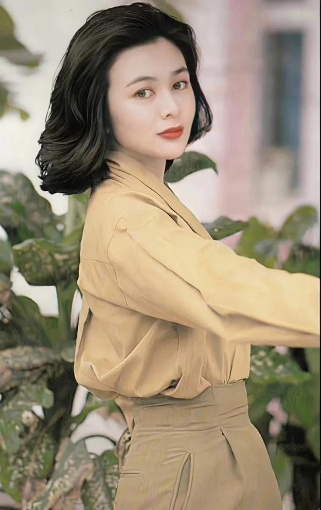 “Đệ nhất mỹ nhân showbiz” trúng cú lừa thế kỷ của 