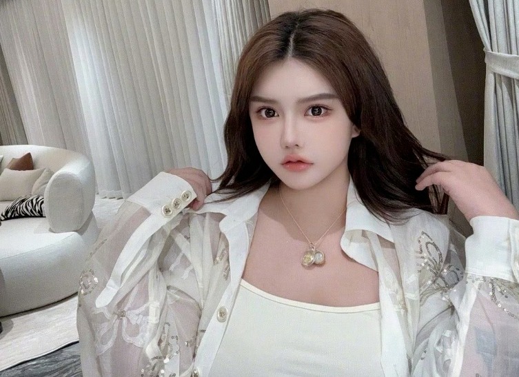 Hotgirl 26 tuổi gây choáng với hồ sơ tình trường kịch tính hơn cả tiểu thuyết: 4 cuộc hôn nhân, 3 lần ly hôn- Ảnh 2.