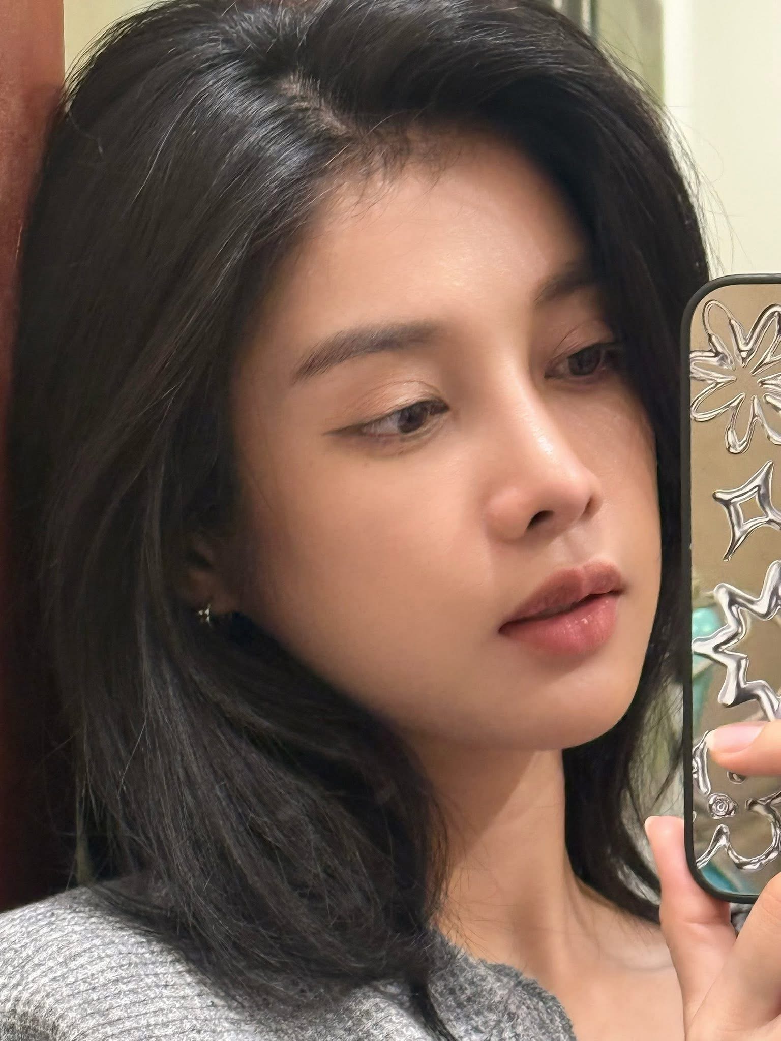 Nhan sắc bất chấp mặt mộc, hot girl vòng eo 56 tự tin Nhan sắc bất chấp mặt mộc, hot girl vòng eo 56 tự tin