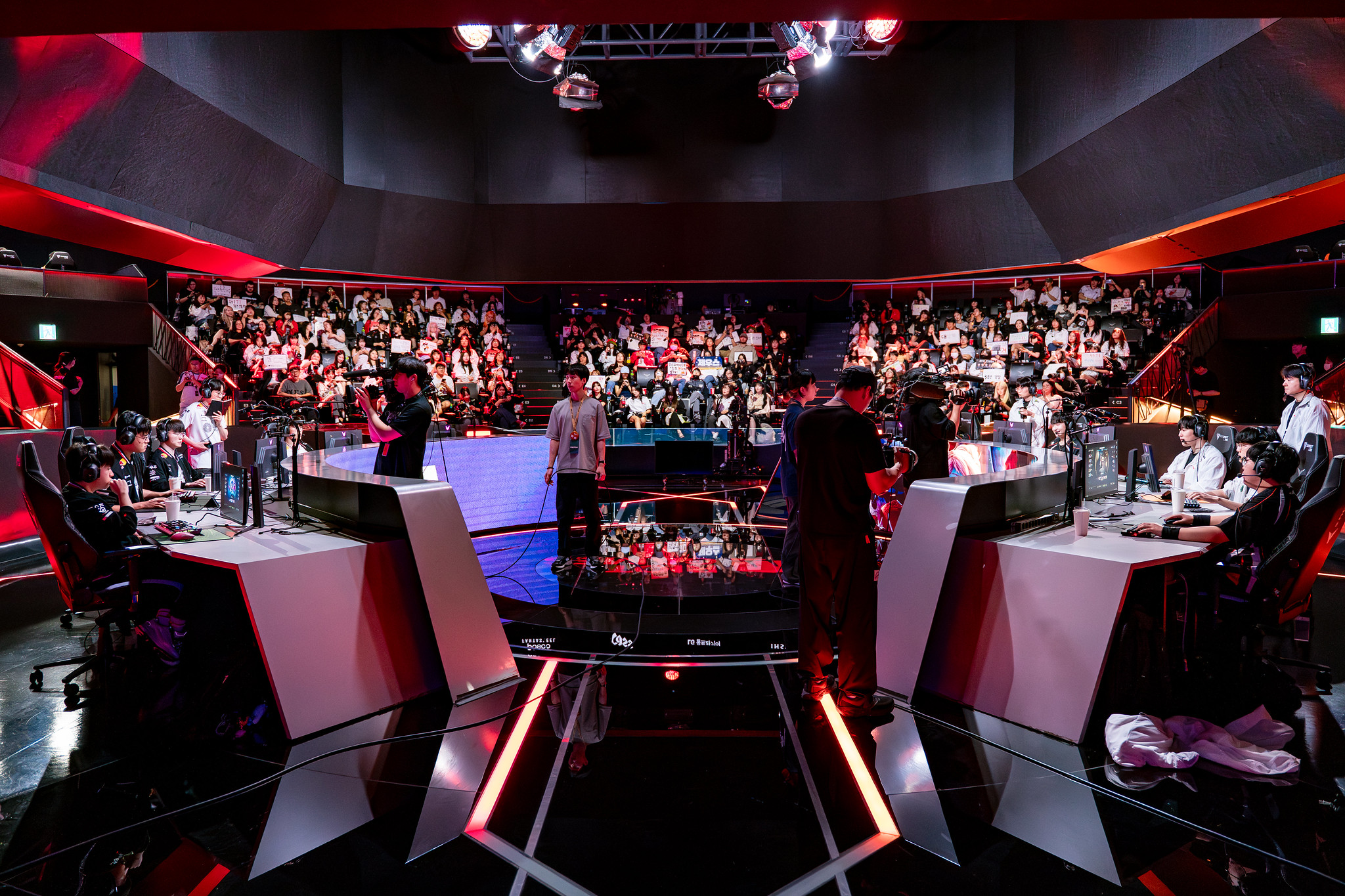 Trận thua HLE giúp T1 Trận thua HLE giúp T1