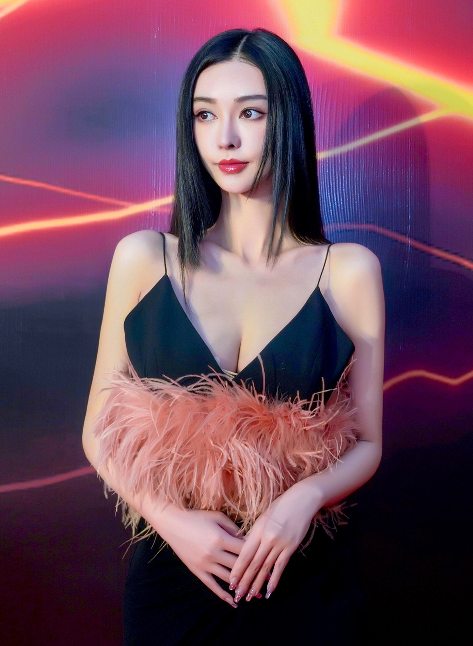 Sao nữ chi 30 tỷ để thành Phạm Băng Băng, ngỡ ngàng khi biết chồng là người đồng tính- Ảnh 1. Sao nữ chi 30 tỷ để thành Phạm Băng Băng, ngỡ ngàng khi biết chồng là người đồng tính- Ảnh 1.