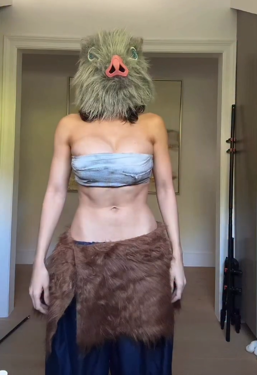 Cosplay Inosuke dài 8 giây, hot girl khiến người xem "tròn mắt" mà tấm tắc khen ngợi- Ảnh 2.