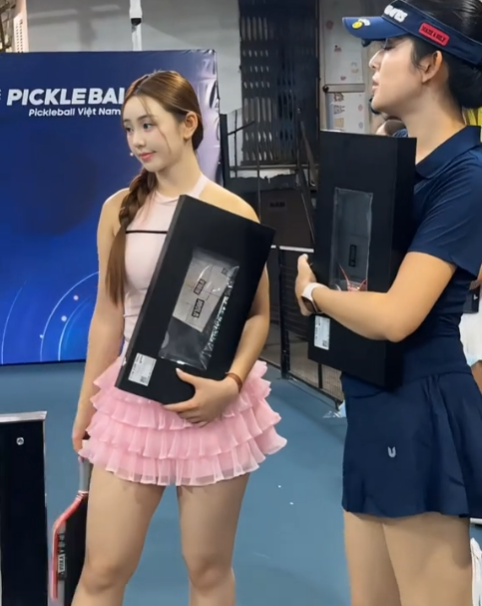 Quỳnh Kool hoá công chúa trên sân Pickleball, hút hơn nửa triệu 