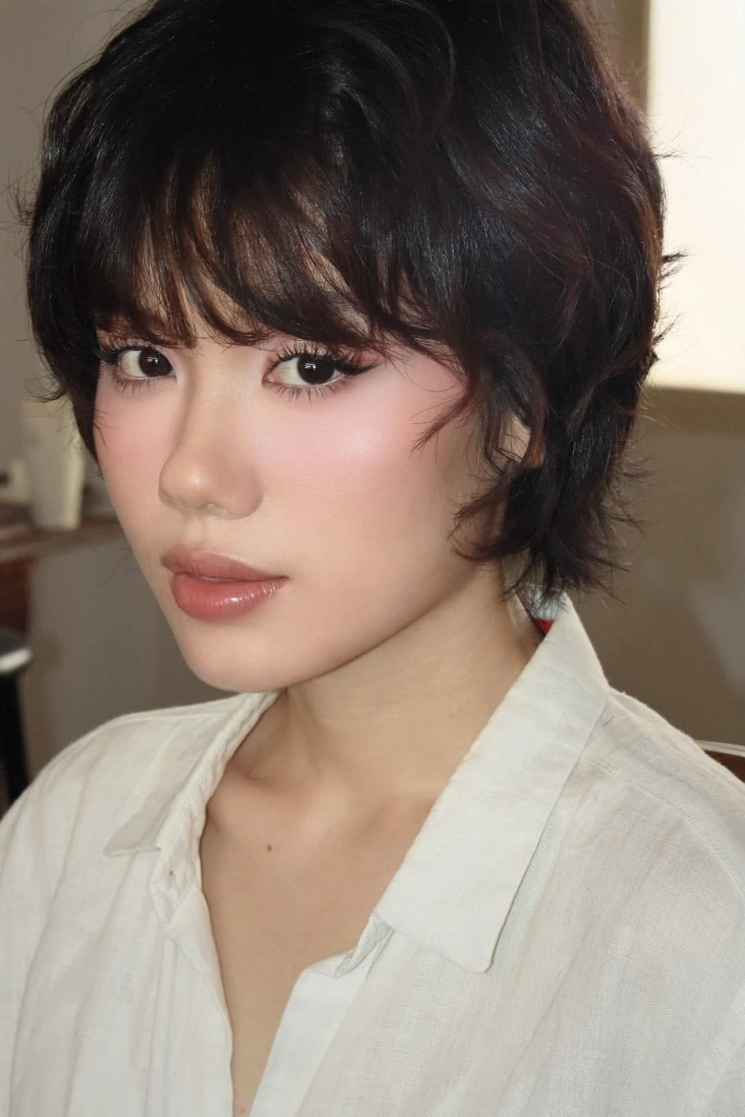 Nữ tiếp viên hàng không tóc ngắn trong Tử Chiến Trên Không: Dáng đẹp, mặt cực xinh nhưng thứ lấn át tất cả là diễn xuất “nổi da gà”- Ảnh 7.