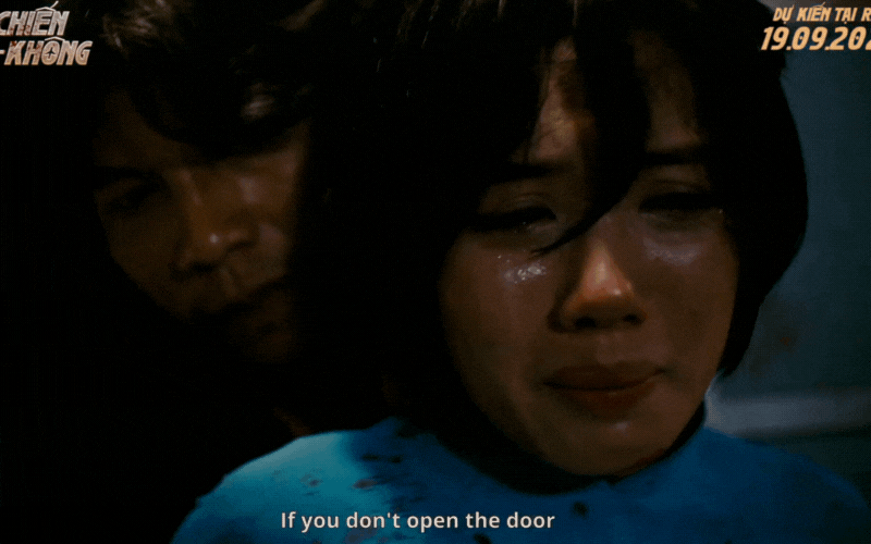 Nữ tiếp viên hàng không tóc ngắn trong Tử Chiến Trên Không: Dáng đẹp, mặt cực xinh nhưng thứ lấn át tất cả là diễn xuất “nổi da gà”- Ảnh 2.