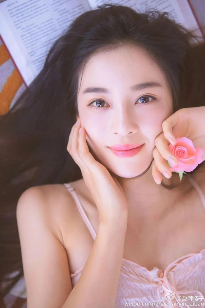 Cái kết của nữ diễn viên đập tiền đi Cái kết của nữ diễn viên đập tiền đi