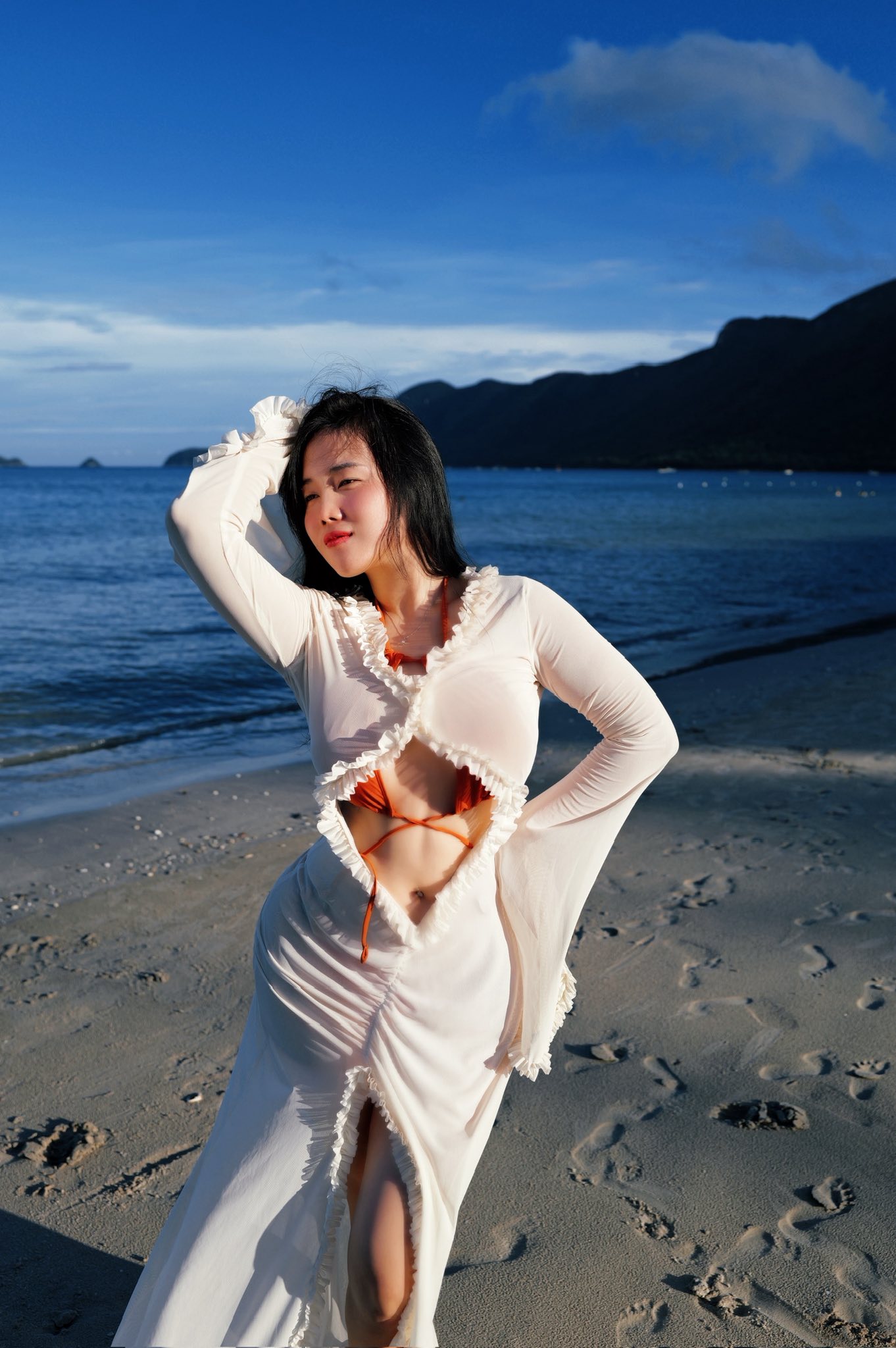 Hot girl TikTok khoe vóc dáng, khiến fan đồng lòng 