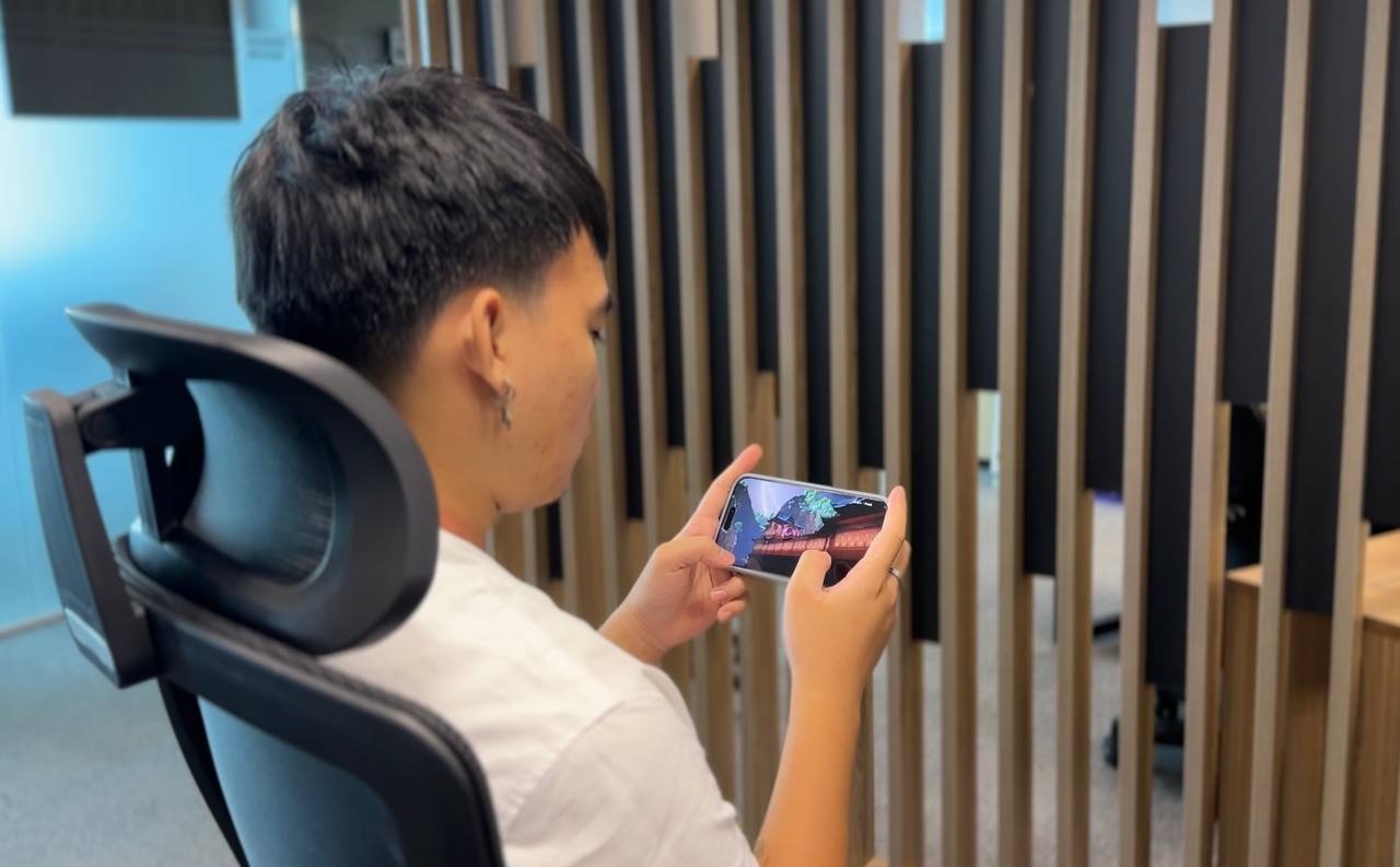 Cảm nhận đầu tiên khi trên tay iPhone 17 Pro Max: Đây là nâng cấp đáng giá mà chắc chắn game thủ sẽ thích- Ảnh 2. Cảm nhận đầu tiên khi trên tay iPhone 17 Pro Max: Đây là nâng cấp đáng giá mà chắc chắn game thủ sẽ thích- Ảnh 2.