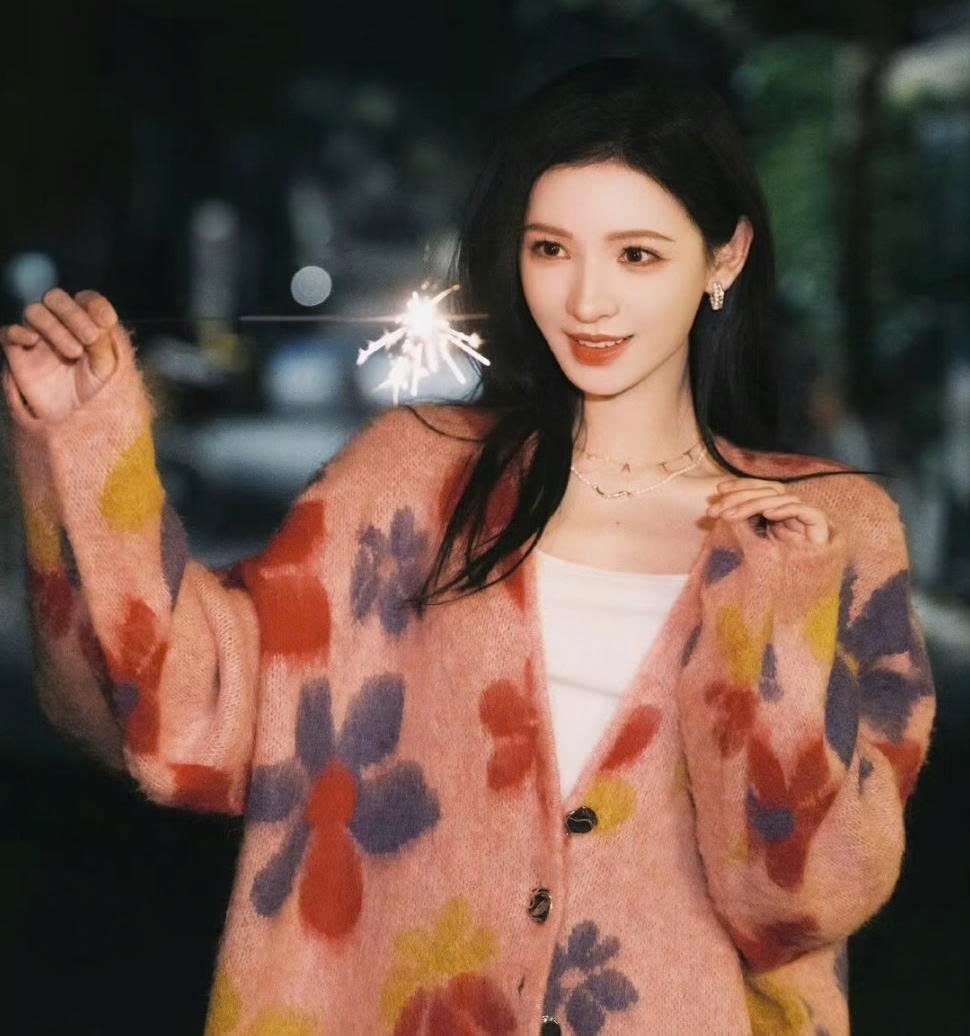 Cứ ra đường là mỹ nhân này gieo tương tư cho cả thế giới: Visual sang hết chỗ nói, nữ chính tiểu thuyết thua vạn dặm- Ảnh 11.