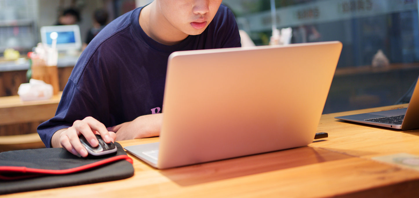 Rùng mình hành vi phát tán trắng trợn nội dung nhạy cảm ngay trên sóng, công ty livestream thu lợi hàng chục tỷ- Ảnh 2. Rùng mình hành vi phát tán trắng trợn nội dung nhạy cảm ngay trên sóng, công ty livestream thu lợi hàng chục tỷ- Ảnh 2.