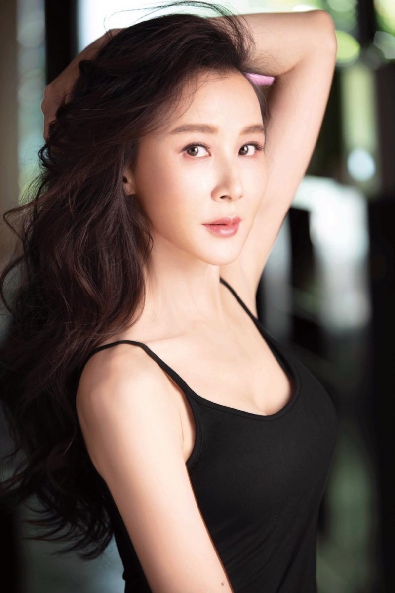 Mỹ nhân U60 gây sửng sốt với body như gái 20, vì 14 người đàn ông mà lâm cảnh tan tành- Ảnh 1.